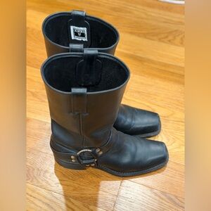 Frye women Harness 12R Boots black